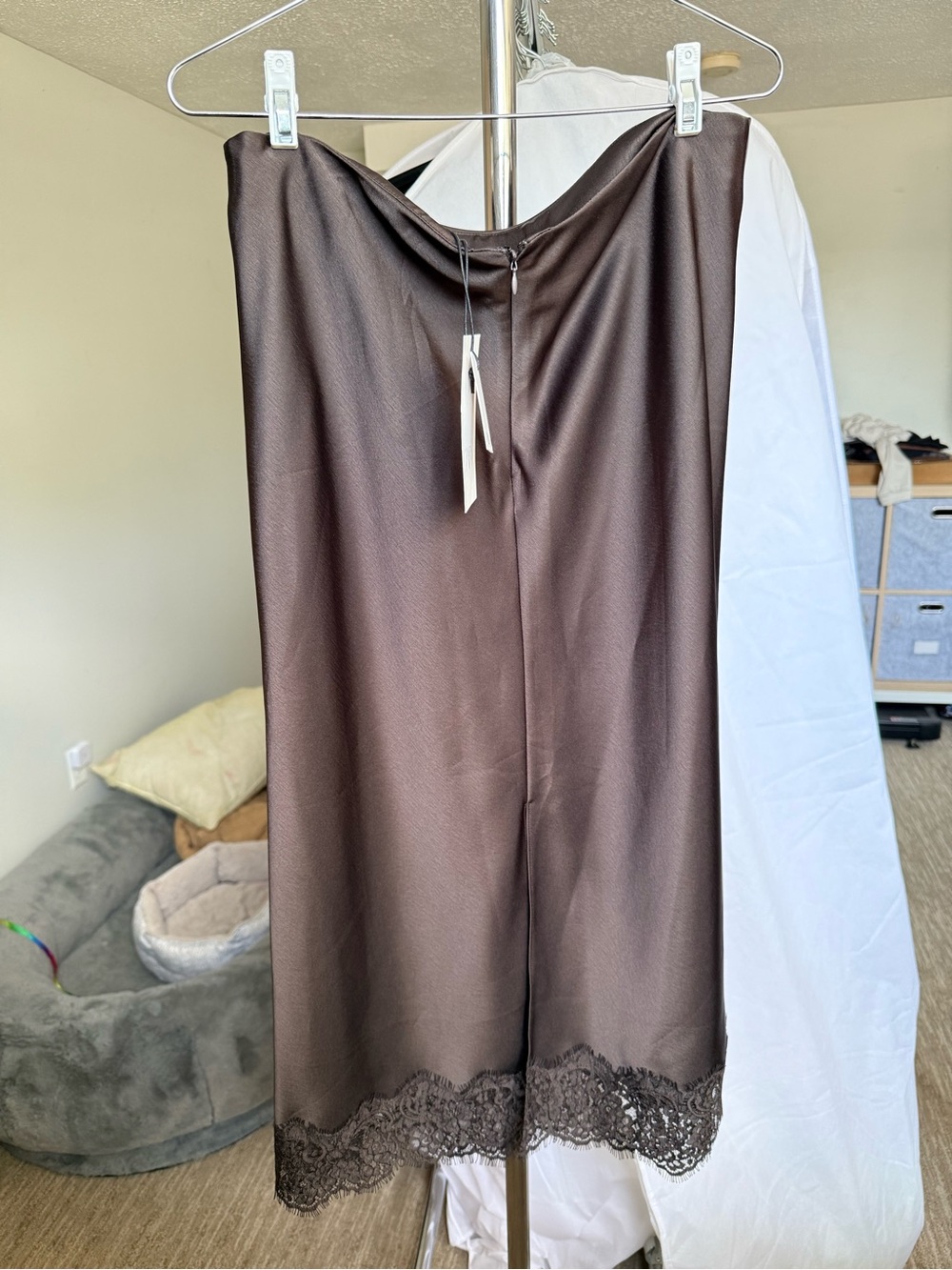 BNWT lace trimmed skirt - Picture 3 of 4